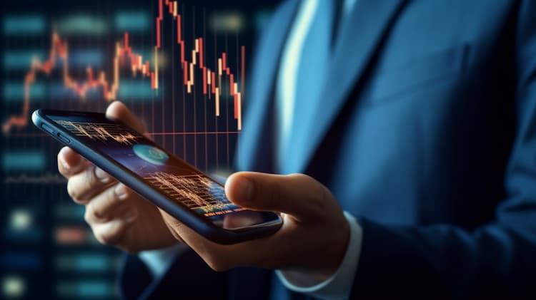 ARKK vs. FTEC: Capitalization and Strategy